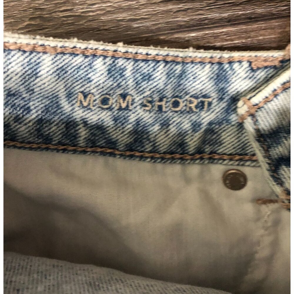 American Eagle Womens Size 4 Denim Blue Jean Mom Shorts New without Tags - Picture 4 of 8
